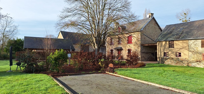 Terrain de pétanque du gîte de groupe à Bacilly