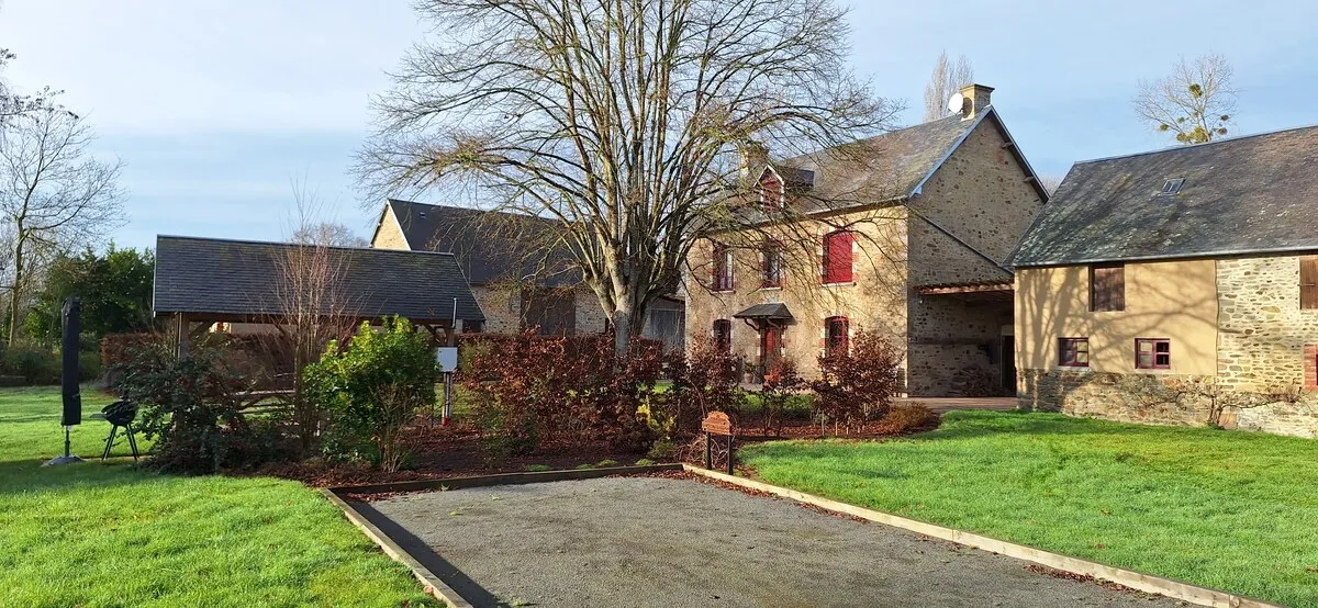 Terrain de pétanque du gîte de groupe à Bacilly